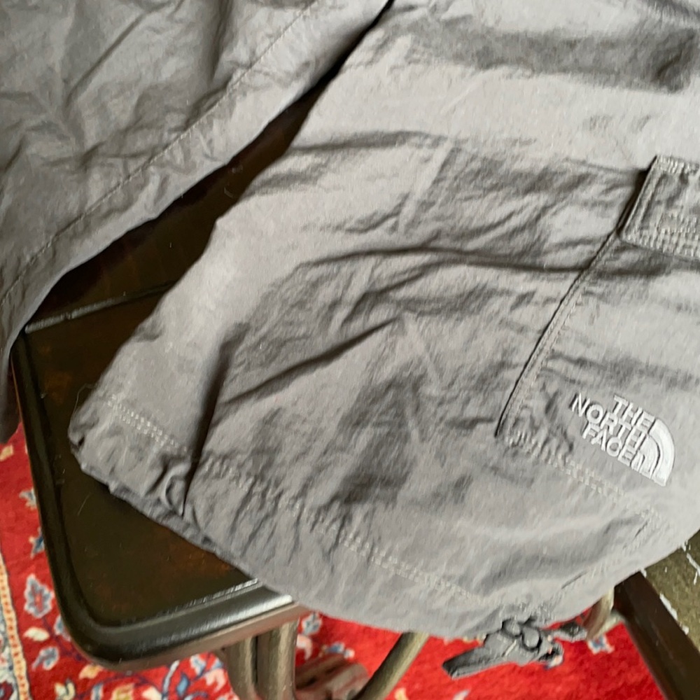 The north face ankle / Capri pants . Very good condition